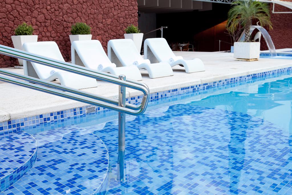 Ritz Plaza Hotel Жуис-ди-Фора Экстерьер фото